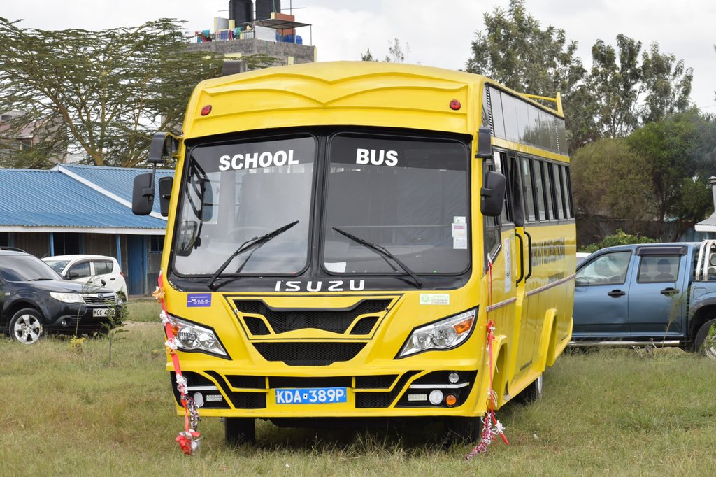 HEBabuOwino's tweet photo. Today I Presented a new school bus to Mihang’o Secondary School in Embakasi East.Teachers open the door,but you must enter by yourself.Each one teach one. https://t.co/4ejkNhuxOF