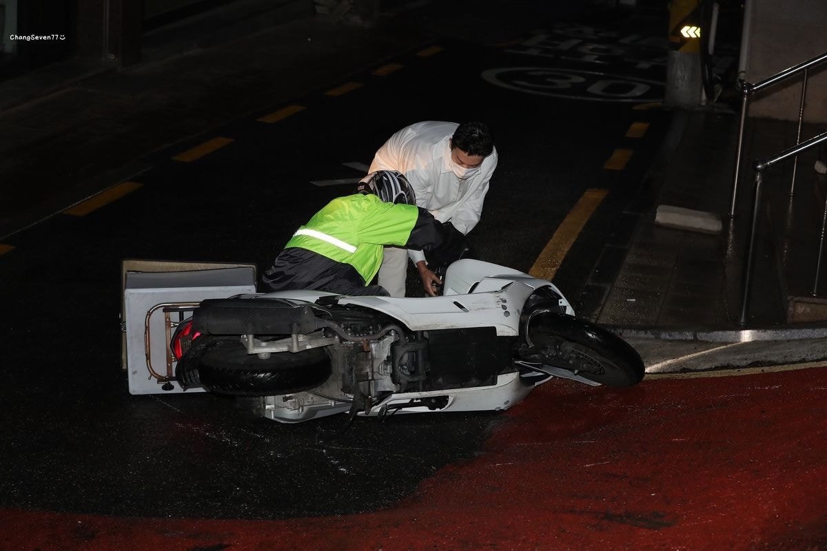 This was last night? He's so kind helping the rider ..