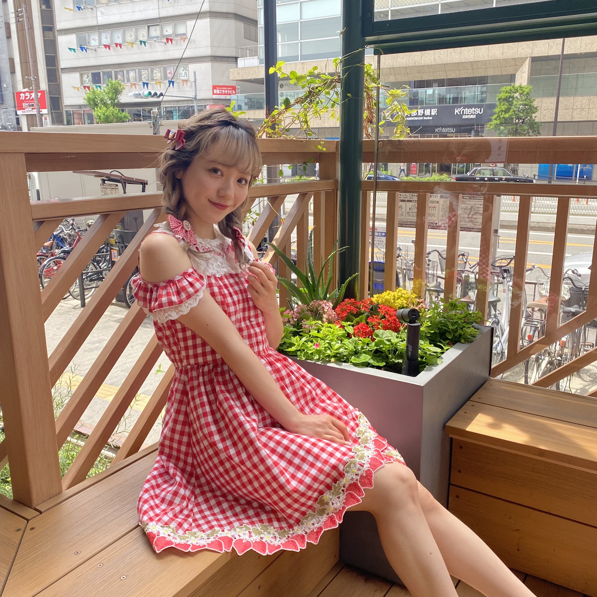 いちご柄ワンピース 春夏 半袖 ミディアム丈 いちご