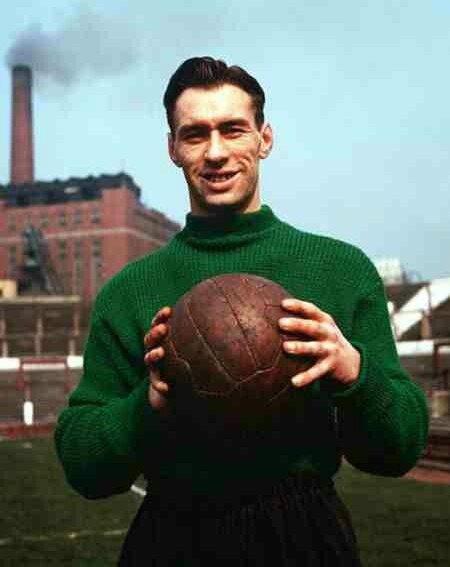Happy birthday in the sky to Ray Wood.

The Munich survivor would have been 90 today. 