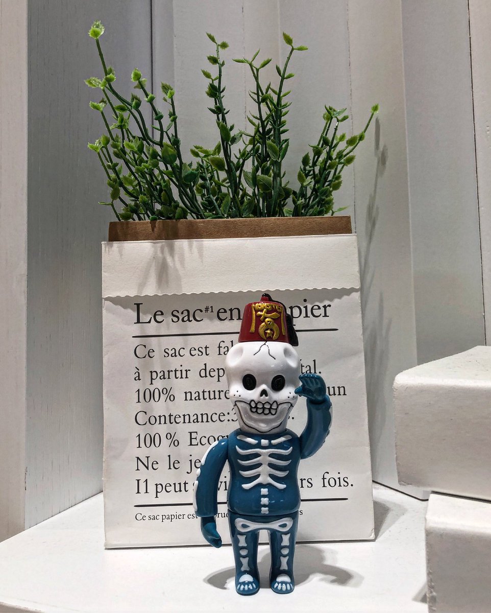Songorr2's tweet photo. 🌻🌳🌸💀 到此一遊 💀🌸🌳🌻
#supermantoys #superman_toys #疫病退散 #bonehead #monsterfanclub #littlechopdesign #sofubitoys #littlechopdesignknuckle #designtoy #songorrstyle #headlockstudio #sofubitoys #softvinyl @songorr @headlockstudio @knuckle2002 @knuckle2002 https://t.co/kfYBpwU4LU