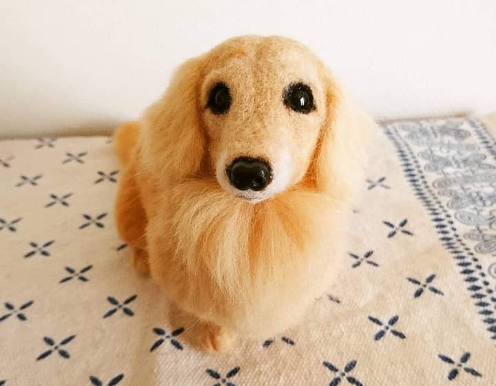 Feltingdog 羊毛フェルトのミニチュアダックス 2ポーズでオーダーを頂きました 2体共に 11歳で虹の橋を渡ったモデル 犬の遺毛が埋め込まれています Needlefelt Needlework Feltingdog Miniaturedachshund Handmade 羊毛フェルト 羊毛フェルトの