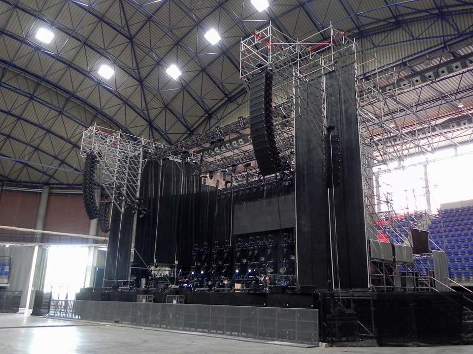 aiitorperezz_'s tweet photo. 🎤| Hace 5 años , @_MaluOficial_ actuaba en Logroño presentando su #TourCaos en el Palacio de los Deportes de La Rioja
Una noche espectacular, llena de magia, de sentimientos y de momentos únicos
¡Tenemos ganas ya de volver pronto, te queremos! 🤟🏻❤️ #TourCaosLogroño https://t.co/f9CQpwzubj