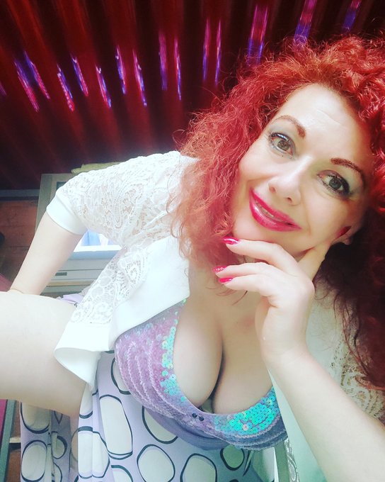 Miei #carissimi #fans non potendo #rispondere a #tutti vi voglio #ringraziare per tutti i #commenti #carini<a href="/tag/carissimi"class="tags">#carissimi</a><a href="/tag/fans"class="tags">#fans</a><a href="/tag/rispondere"class="tags">#rispondere</a><a href="/tag/kisses"class="tags"><span>#kisses</span></a><a href="/tag/thankyou"class="tags"><span>#thankyou</span></a><a href="/tag/merci"class="tags"><span>#merci</span></a><a href="/tag/write"class="tags"><span>#write</span></a><a href="/tag/bisous"class="tags"><span>#bisous</span></a><a href="/tag/baci"class="tags"><span>#baci</span></a>