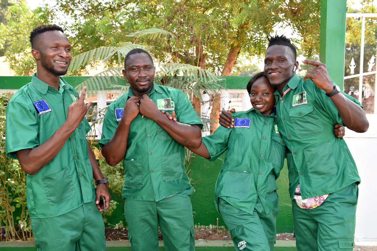 Behold the brand new look of FRES Guiné-Bissau! Technicians and customer care officers tried on their brand new company uniforms this week and turned the streets of Gabú into a real catwalk!