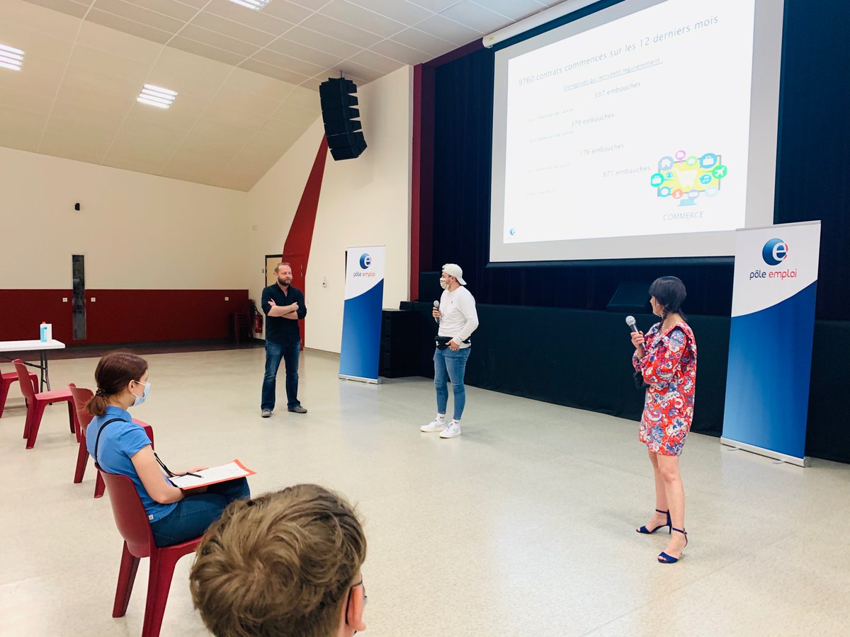 #AvecPoleEmploi Lens Laloux 🔝Au cœur des quartiers #tous mobilisés pour nos #QPV, hier 28 jeunes présents à la mairie de Wingles👍Échanges, témoignages et surtout des positionnements sur les recrutements dès la semaine prochaine🎯 <a href="/dorotheDELCROIX/">Dorothée DELCROIX</a> <a href="/LedruB/">LEDRU Marie Blandine</a> @penin_marc