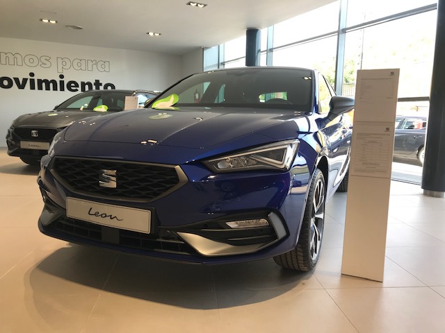 AmarcoCar's tweet photo. ¡Batalla de Leones! ¿En gris o en azul? Cuéntanos con qué #NuevoSEATLeón te quedas 👇

Nos encanta su nuevo diseño, con líneas más atrevidas y un aspecto más deportivo 🖤 https://t.co/gxYnV4TlcN