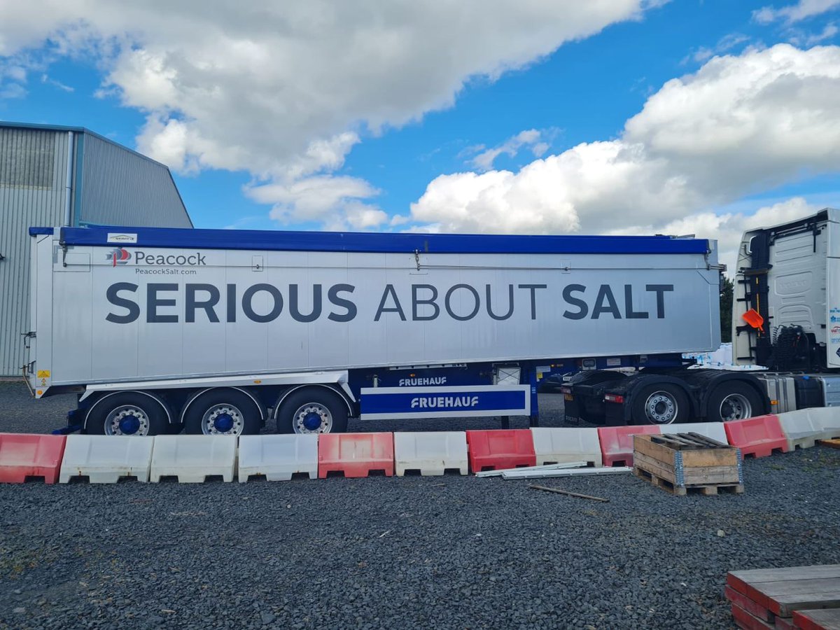 Peacock_Salt's tweet image. Liveries looking good on our new Peacock Salt trailer! 🖌️🚚