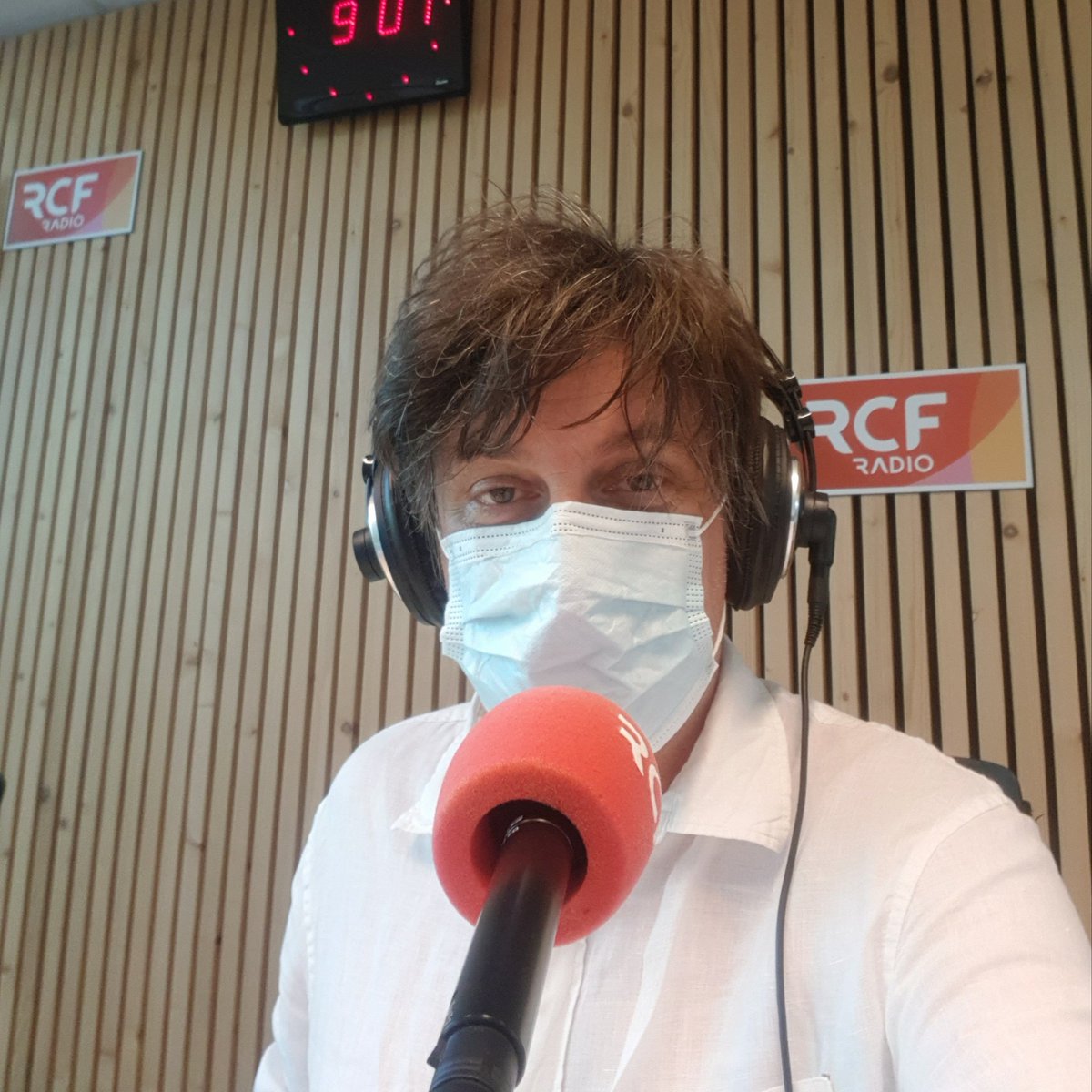 lemediapol's tweet photo. Avec Renaud Volle sur @RCFLyon pour parler piétonisation dans #MCommeMidi https://t.co/iiyv49KWDr