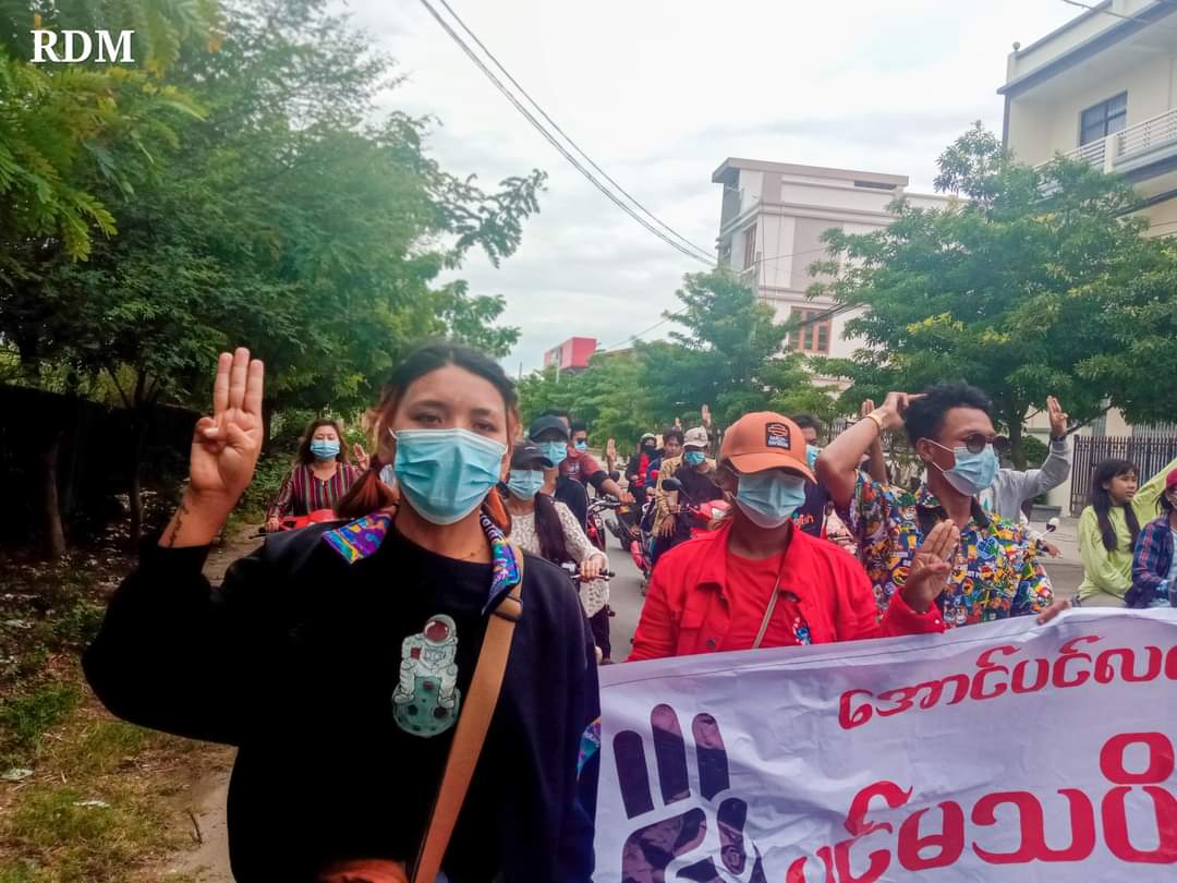 ymhtet1323's tweet photo. In #Mandalay, Aung Pin Lel's main strike continued to protest against the dictator. 

#HelpKayah
#June11Coup
#WhatsHappeningInMyanmar https://t.co/hR43Agjjsd