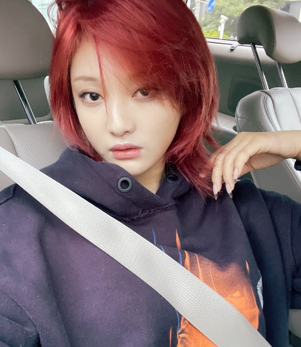 jennietbz's tweet image. can i get more pics of short hair #noextensions ningning pls i’m begging