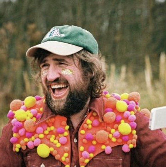 HI_Voices's tweet photo. Eigg has its very own pop star (ok, he says pop ogre). When @PictishTrail is not penning tunes, on tour, or having rings run round him by his small children, he runs @lostmap from Eigg. Meanwhile, we're all looking forward to the return of #HowlinFling after all "this" is O V E R https://t.co/8ODNfO5xtu