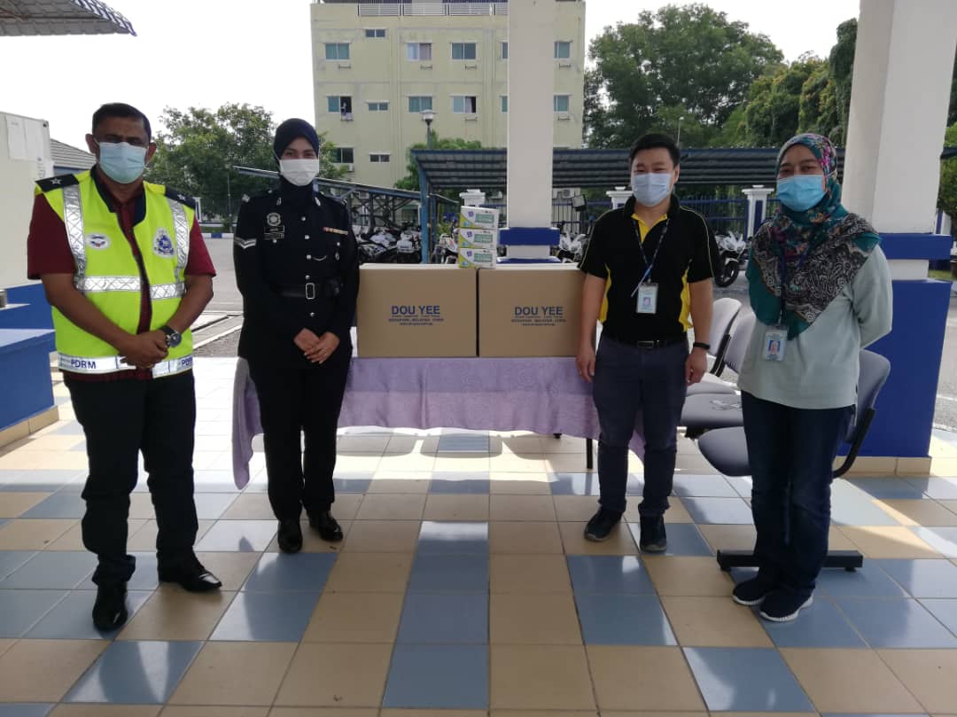 douyee_ent's tweet photo. "We only have what we give"
Let us continue keep each other safe💪
Stay safe and Fight for Covid-19

#DouYee
#FacemaskDonation
#FightforCovid19 https://t.co/JrYFJiOzGo