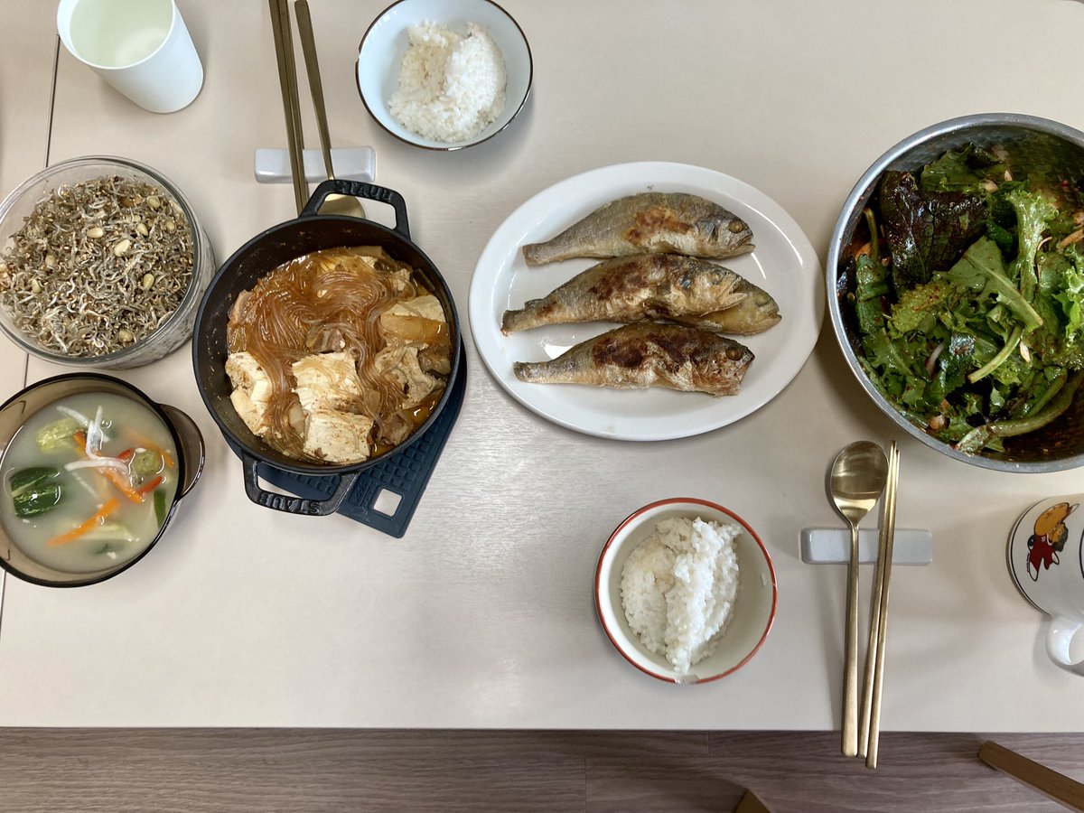 cratozz's tweet photo. #홈메이드 #집밥 #조기 #겉절이 #김치찌개 #멸치볶음 #오이물김치 https://t.co/FMbAgkxrDZ