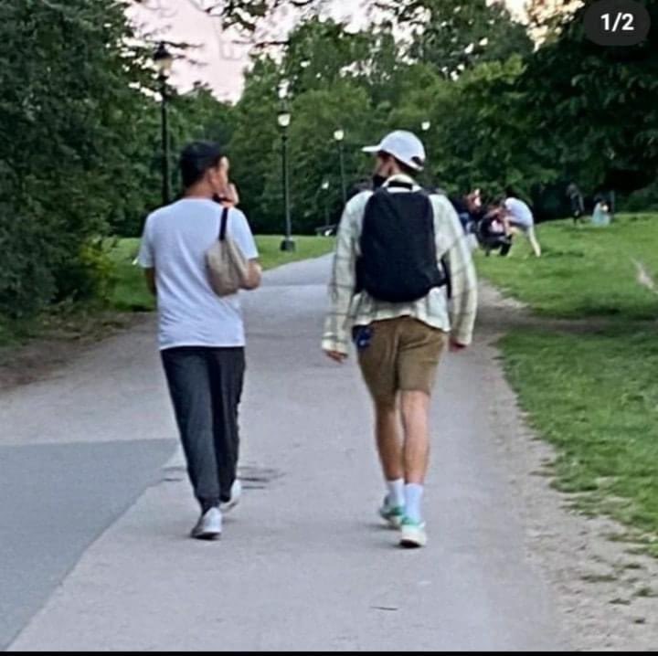 _saud4de_'s tweet photo. Quindi, nessuno ipotizza una relazione qui? Se al posto di quel ragazzo ci fosse stata Olivia, si sarebbe già parlato di relazione. Ma c’è un ragazzo, quindi la relazione è da escludere, vero? https://t.co/nh04OdStMW