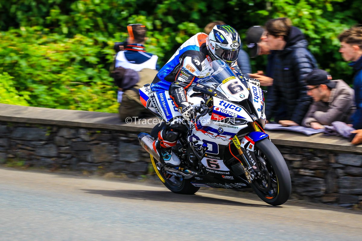 TraceysPics's tweet image. The last TT 2019.. @M_Dunlop3 on his usual line at Sulby Bridge.. 351 days to go... #tt2022 #tt2019 @TycoBMW @OxfordProducts @WhyArai @ccxmotorsport @EddieStobartCom @DunlopLive @BMWMotorradUK