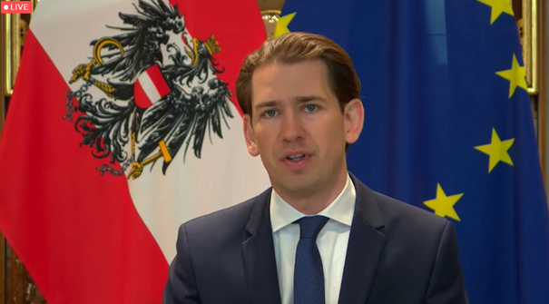 StiftungFamUnt's tweet photo. „Wir werden weiter auf den Weg der Steuerentlastung setzen", sagt Österreichs Bundeskanzler @sebastiankurz auf dem #TagFamUnt. "Wir sind davon überzeugt, dass es uns wettbewerbsfähiger macht. Es wäre jetzt das falsche Signal, das Wachstum zu hemmen." https://t.co/VKlscNQHMj
