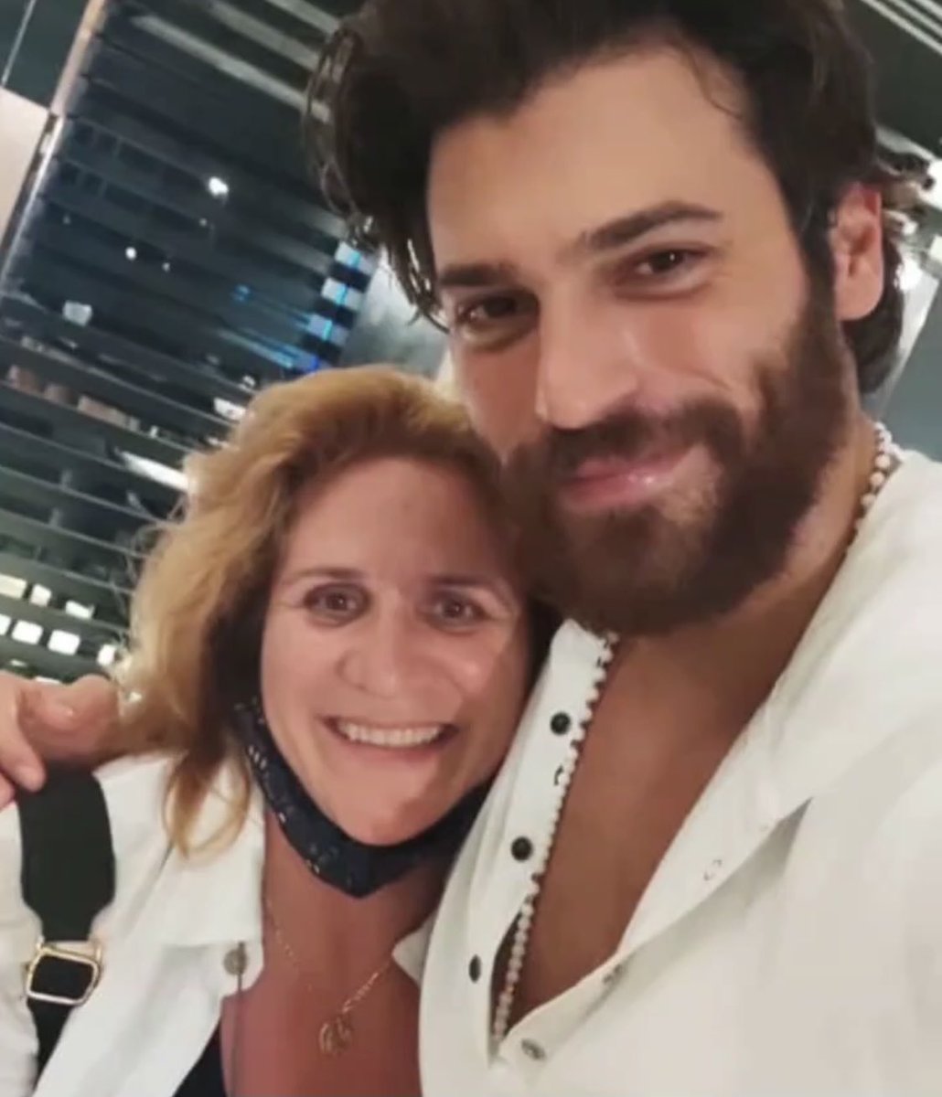 CanYamanMedia's tweet image. 📷 | Love Is The Answer 🤍

#CanYaman &amp;amp; Lorenzo. 

@/patrizias67