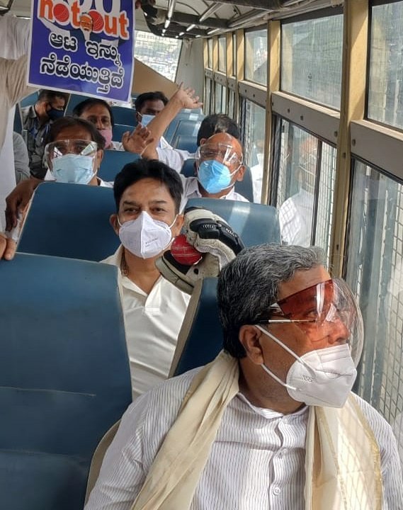 siddaramaiah's tweet photo. .@BJP4Karnataka continues its high handedness!!

High grounds police detained us for protesting against #PetrolDieselPriceHike by @narendramodi govt.

Is it wrong to be the voice of people?

#BJPLootingIndia 
#Petrol100NotOut https://t.co/EAB6FlZ9Fa