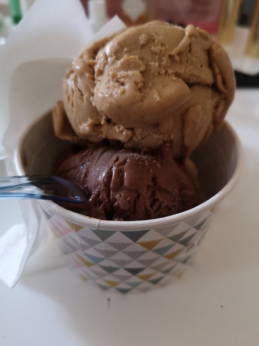 Drounz's tweet image. Quand on a été gentille et qu'on n'a pas pleuré pendant son vaccin