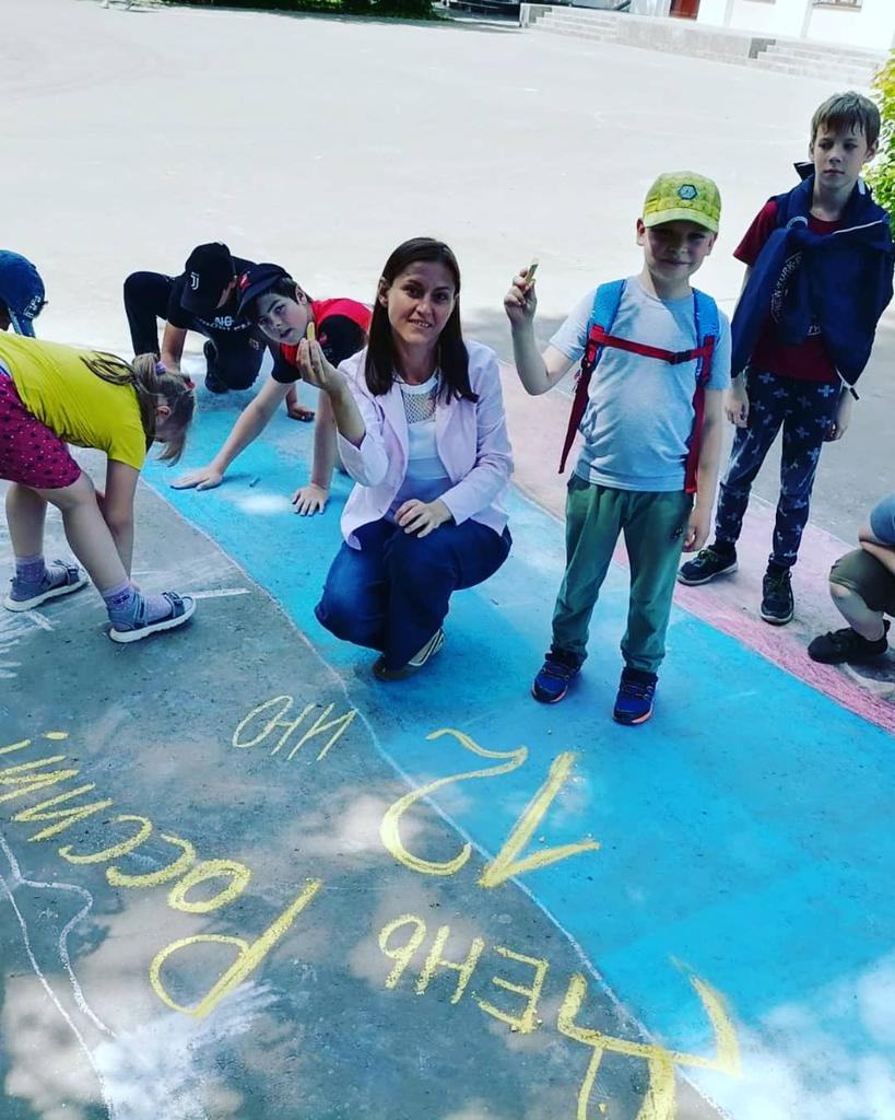 Дети ЛДП "Солнечный"  сегодня познакомились с историей праздника 'День России" и с историей флага Российской Федерации