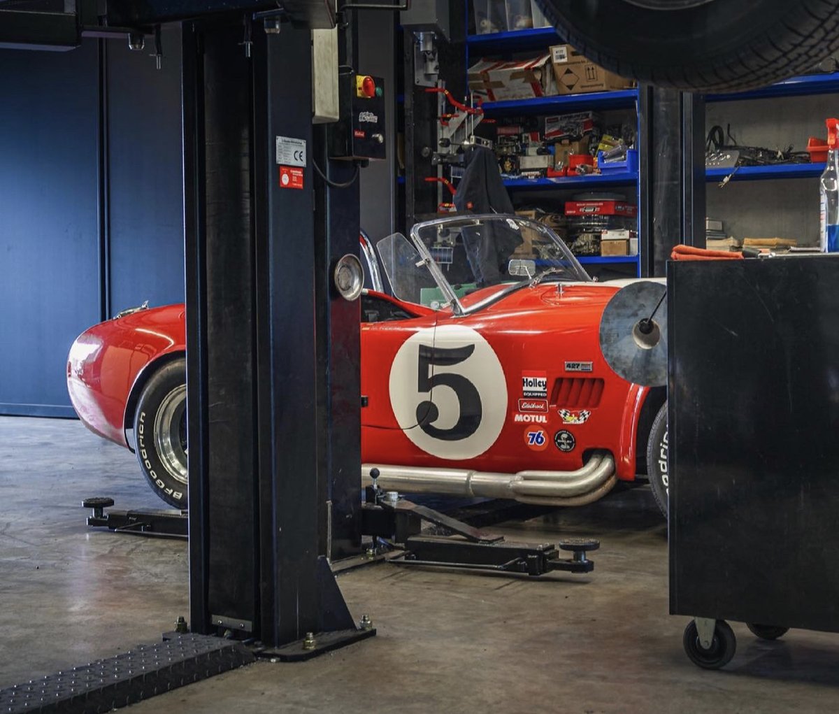 Tomcob427's tweet photo. Are you prepped and ready for the weekend? Start Your Engines! #Cobra #ACCobra #Shelby #MuscleCar #ClassicCar #ShelbyCobra #FridayMotivation https://t.co/MDXbO7u4bR