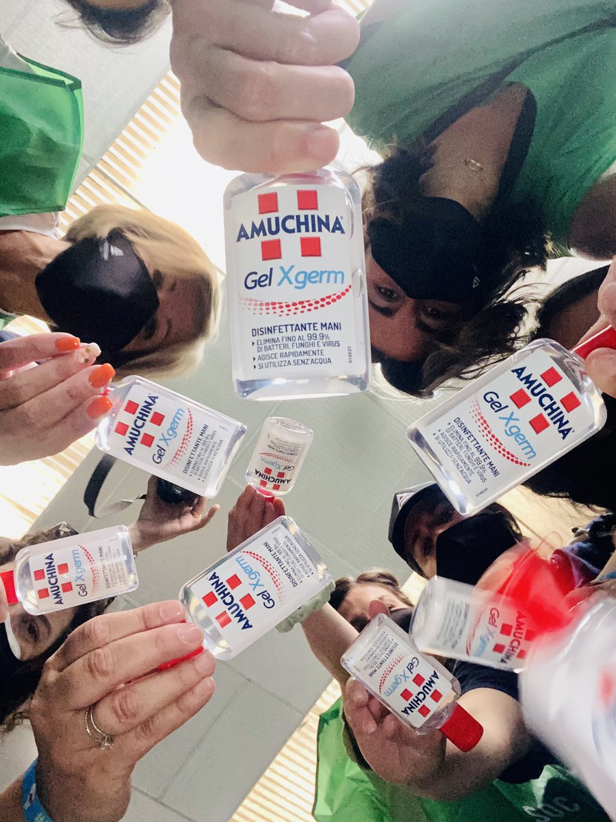 GemmaMSal's tweet photo. Un grupo de #angeliners estamos repartiendo #amuchina gel hidroalcohólico entre 15 entidades que velan por colectivos en riesgo de exclusión social. Gracias a @BF_Esp y @FundacionXxi por hacerlo posible #CompromisoAngeliner https://t.co/igJvBFfNip