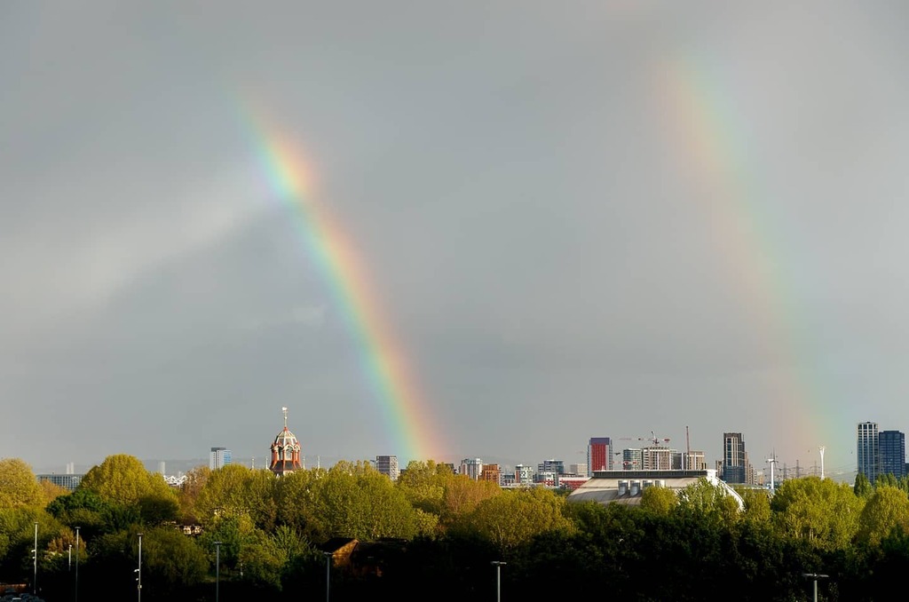 Double rainbow, omg! 🌈
.
.
.
#moodygrams #uk_shooters #gurushots #toplondonphoto #exploretocreate #metropolis_london #city #igerslondon #london4all #lensbible #mydarlinglondon #canon77d #urban #illgrammers #london #visualambassadors #freezfram #ldn #… instagr.am/p/CP-PsVAHPbk/