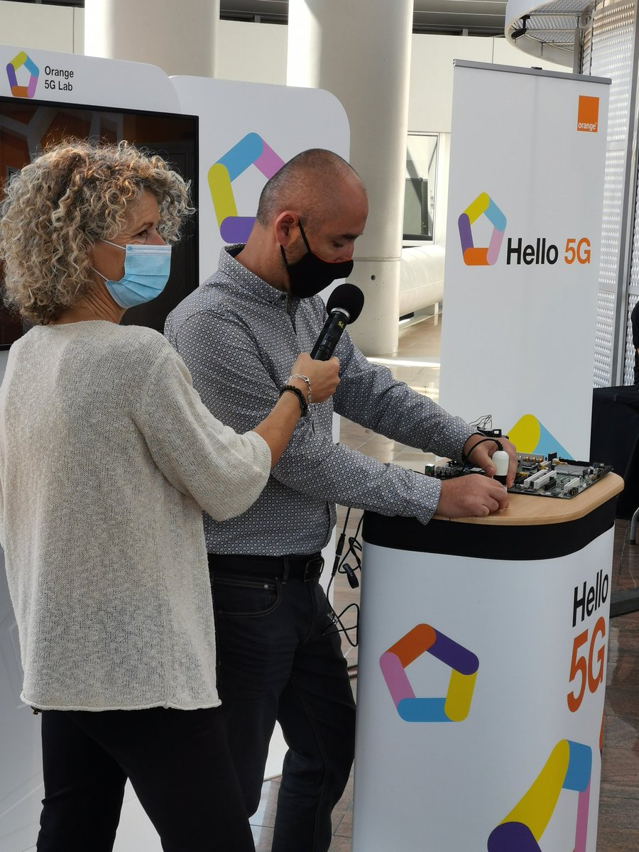 Pierre_Lapeyrie's tweet photo. En direct d'Ester Technopole, premier déplacement du 5G Lab #ORANGE en France pour le lancement officiel de la 5G Orange à Limoges aujourd'hui 👍 #Hello5G Bravo à nos équipes #UPRSO #UISO pour ce déploiement 👏👌 @OrangeNvAquit https://t.co/nape9yDXUm