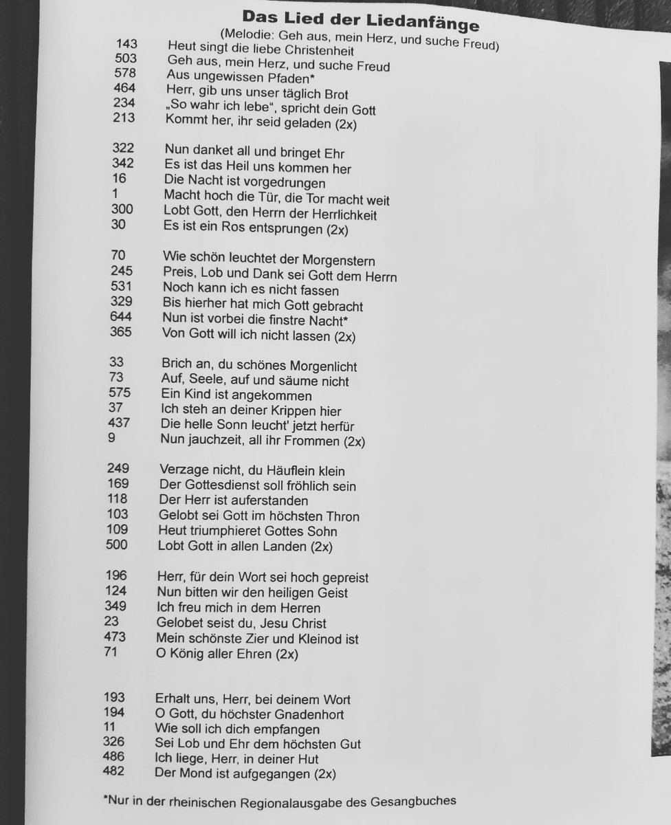 Am Sonntag singen wir das "Lied der Liedanfänge", um mal bissel aufzuholen.
Woher ich dieses Lied ursprünglich habe, weiß ich nicht mehr... Kirchentag? Studium? Jedenfalls hab ich irgendwann mal den alten zerknitterten Zettel abgetippt und es immer an "Kantate" singen lassen.
