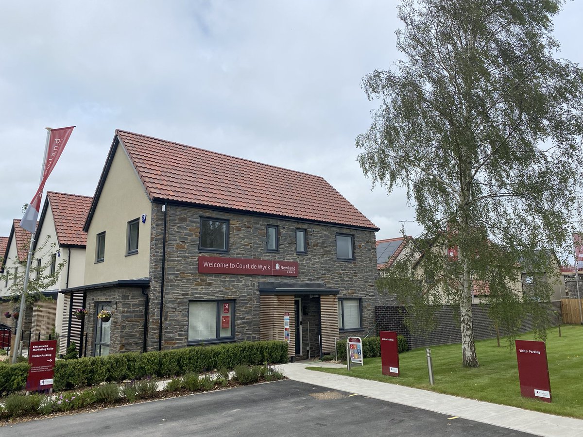 RoofingPrice's tweet photo. Lovely looking development @NewlandHomes Court De Wyke in Claverham. Great project to be involved with! 🏘 https://t.co/3hoqwqtmB3