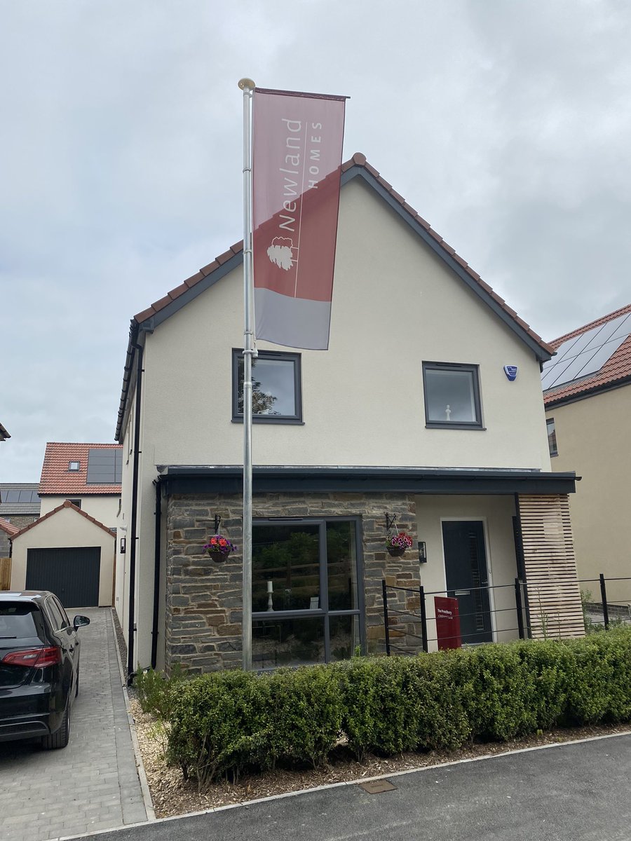 RoofingPrice's tweet photo. Lovely looking development @NewlandHomes Court De Wyke in Claverham. Great project to be involved with! 🏘 https://t.co/3hoqwqtmB3