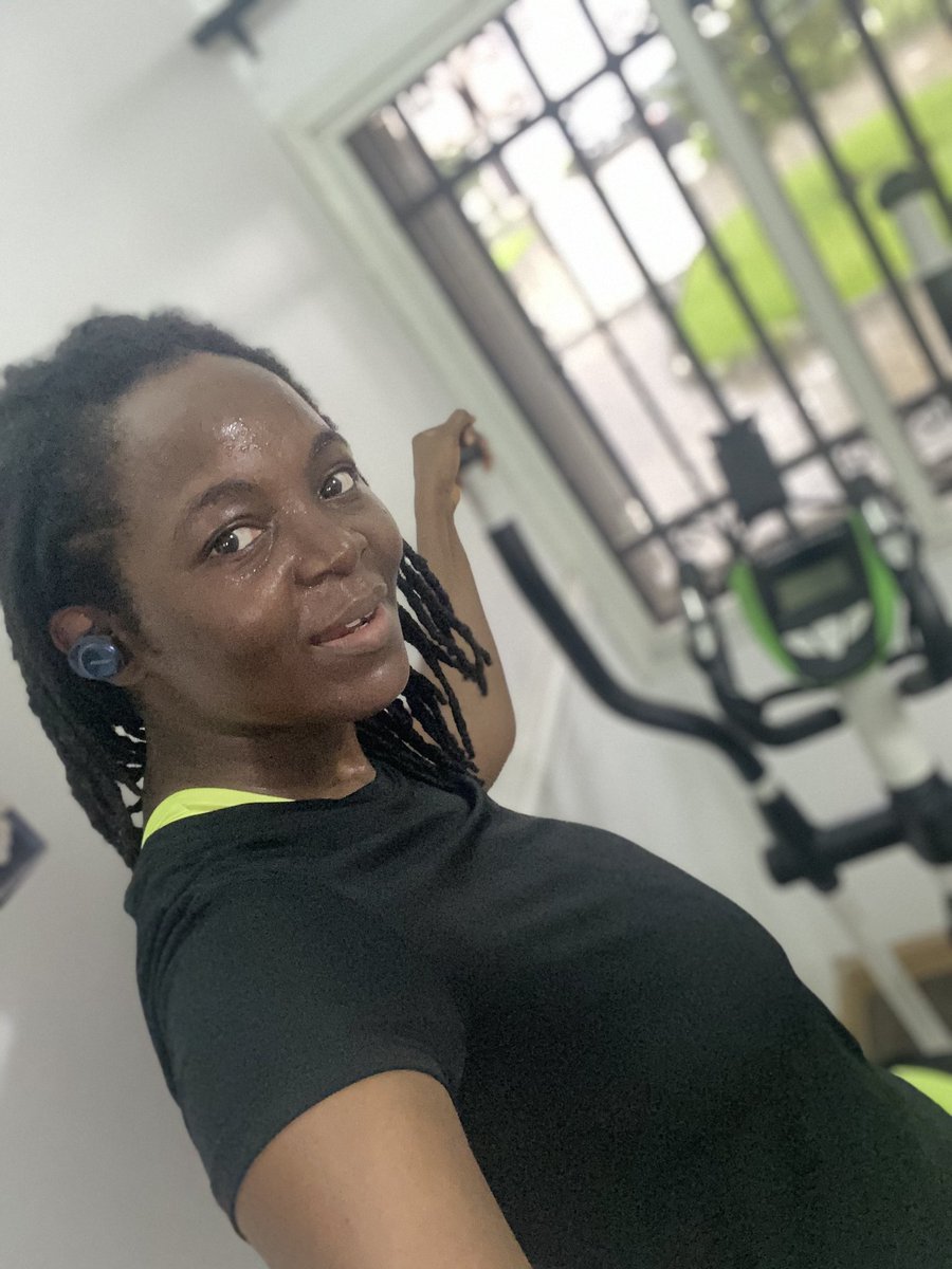 iamjoycedaniels's tweet photo. Whatever extra you buy to accommodate your lifestyle, you pay for at the gym.
Good morning from my corner.
#FridayFeeling
#fitness
#fitnessgirl
#TheTitanium
#fridaymorning
#FridayMotivation
#FridayThoughts
#FridayFitness https://t.co/MGygmU4H0T