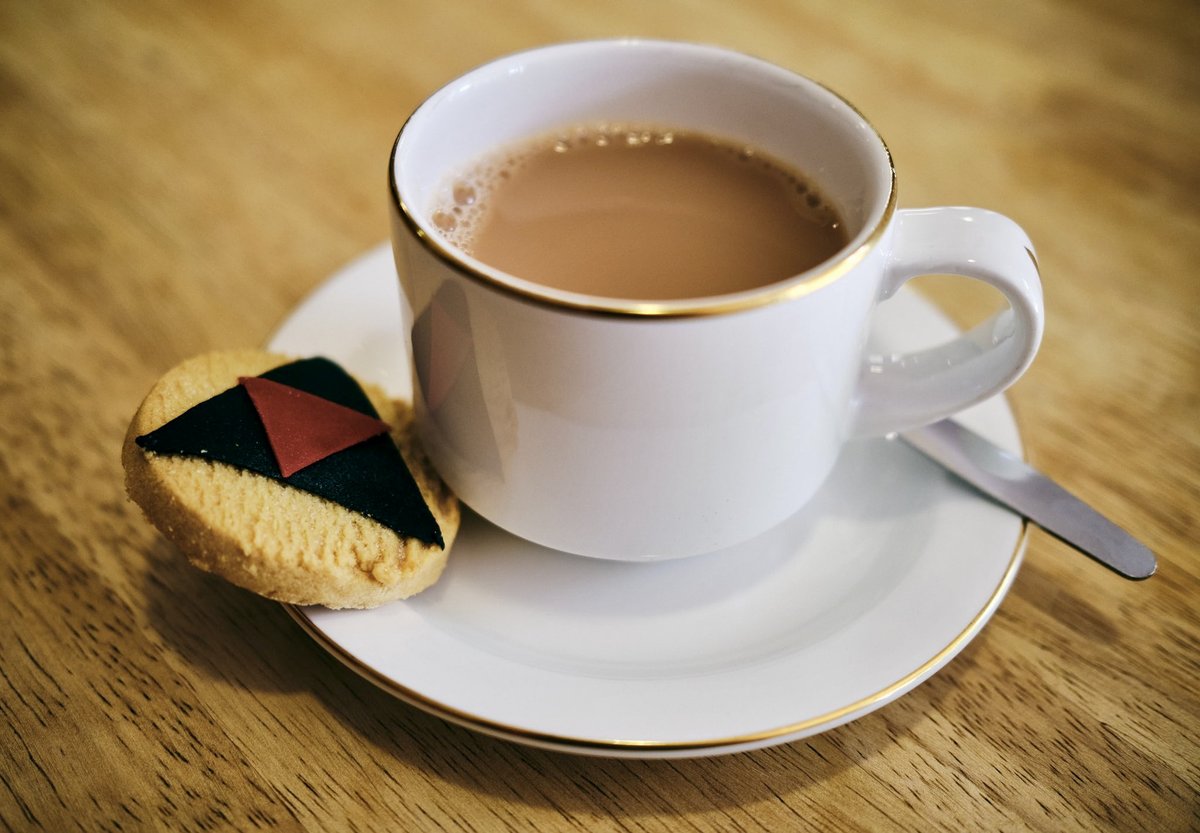 ... but the Brits take the biscuit 🍪☕️

📸 Bespoke <a href="/3rdUKDivision/">The Iron Division</a> tea and biscuits, as served during multinational 'warfighter' exercise in #Texas USA | via @3rdRsm #WeAreNATO🇬🇧