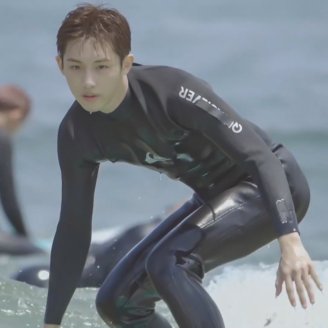 เล่นที่จีน       Vs       เล่นที่เกาหลี