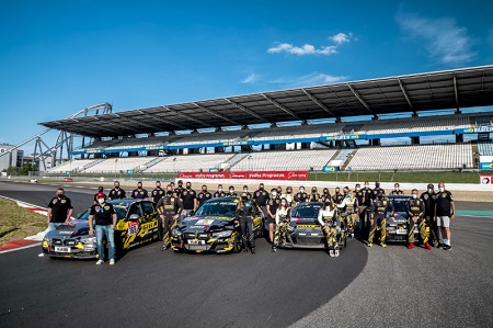 🏎 El equipo femenino #gitiracing consigue la victoria en la clase SP8 de las 24 horas de Nürburgring bit.ly/3iyQTX9