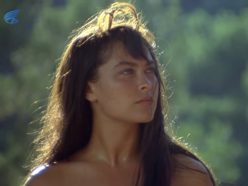 bir önceki hayatında barbie bebekmiş, şu görsellerin başka açıklaması olamaz çünkü..