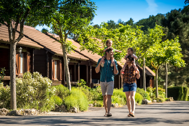 #CarrerMajor 🎙Parlem sobre l’aprovació del Pla director dels càmpings de Catalunya amb Joan Antón, president de <a href="/CampingsTgna/">Campings Tarragona</a> i <a href="/annafrisach/">Anna Frixach</a>, responsable i fundadora de <a href="/CampingsCat_/">CampingsCat | Campings de Catalunya</a>, el portal dels càmpings de Catalunya; i els Tonis ens portaran cinema d'acampada!⛺