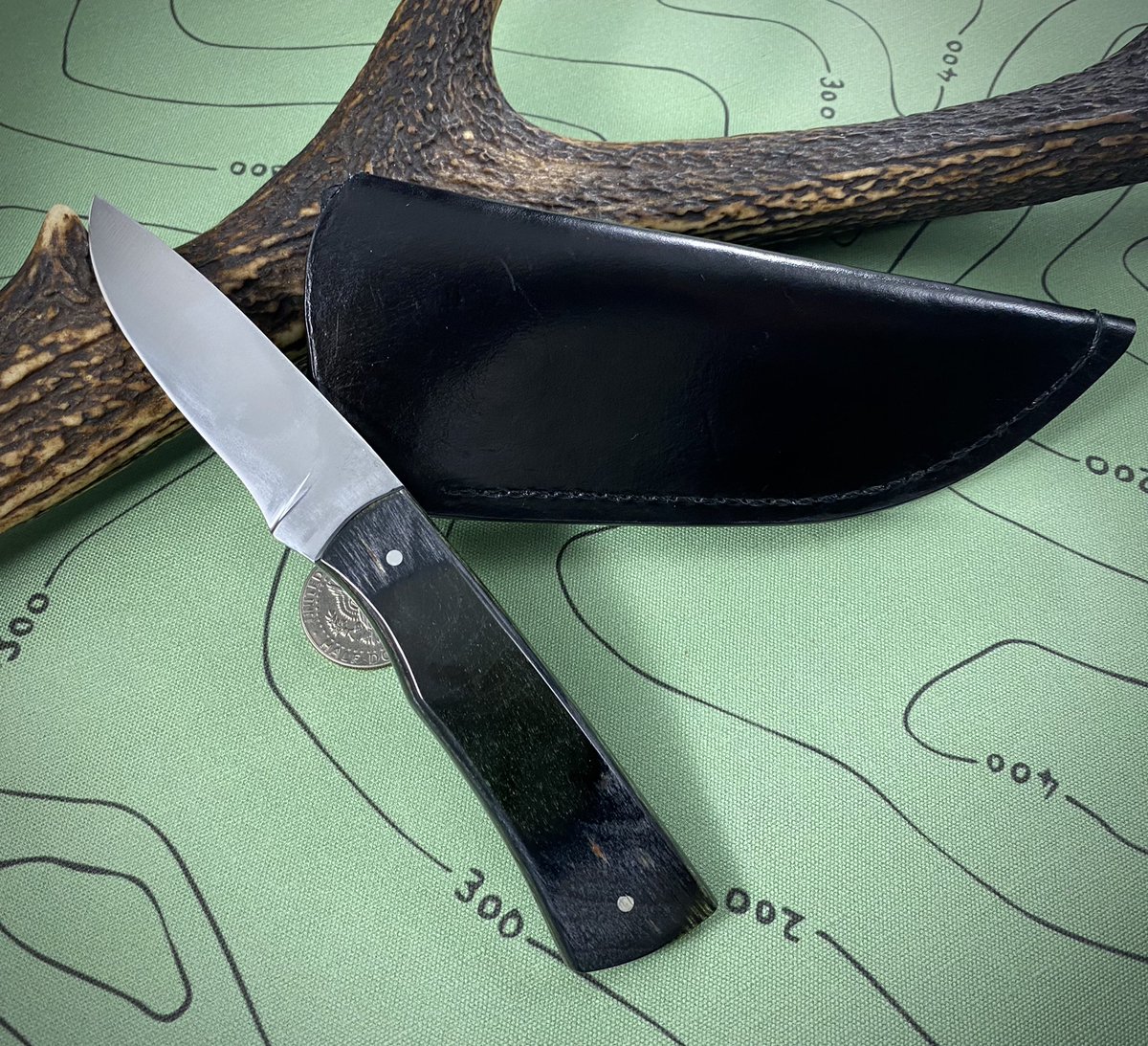 DiplomaticArrow's tweet photo. Need a last minute Father’s Day gift? AVAILABLE - 2 medium size EDC/Utility/skinning knives, 1075 carbon steel, 7.75” overall length, 3.75” cutting edge, dymalux handle with stainless steel pins. 
 $225 each 
Thanks for looking! 
#veteranmade #madeintexas #oneofakind #fathersday https://t.co/24oqXFp2Li