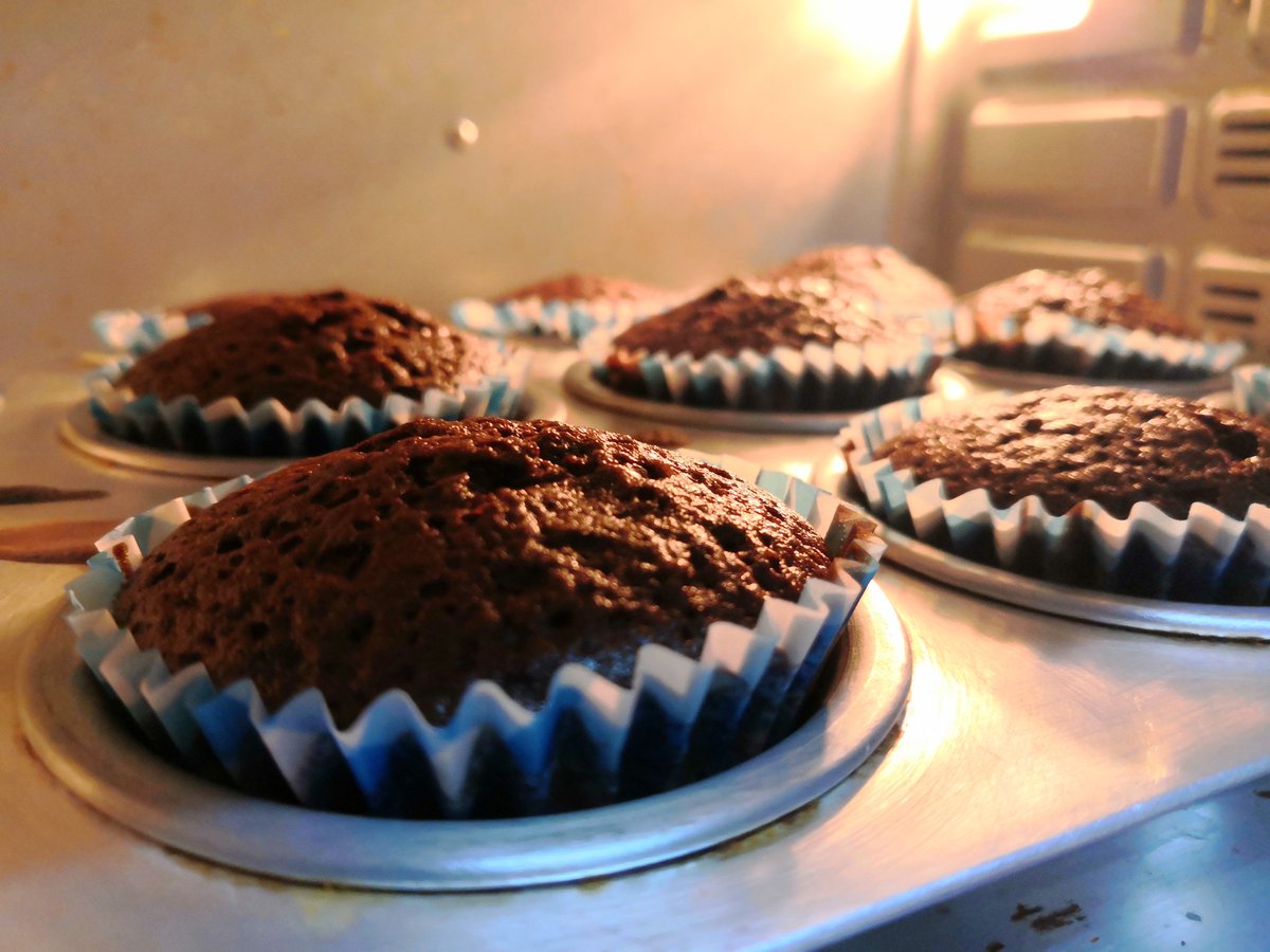 Jyo_Social's tweet photo. Sudden craving for chocolate but not a bar. Being a cake lover... What else could it be? ππ«π°
#TeacherLife #cakelover #sweeettooth #teacherslovetocook #historyfoodie #ibaketoo https://t.co/PcnJCf4wjL