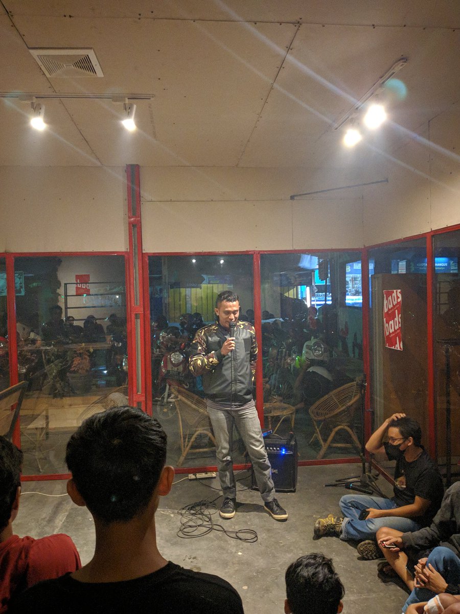 Komika selanjutnya asikepol <a href="/Jeferson_Obama/">Jeferson Maskati</a>