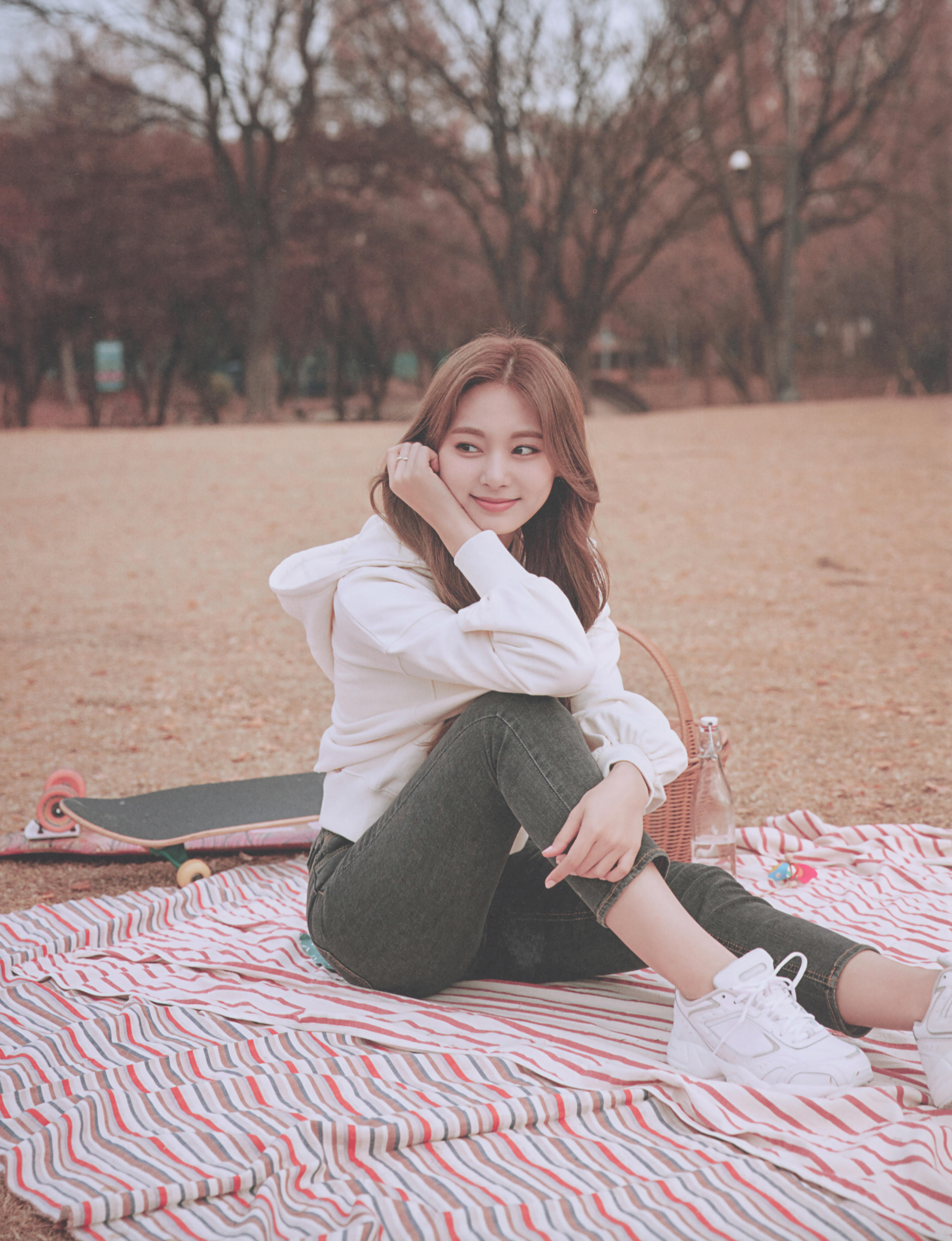 TWICE Tzuyu 1st Photobook Yes, I am Tzuyu. Peach Blue