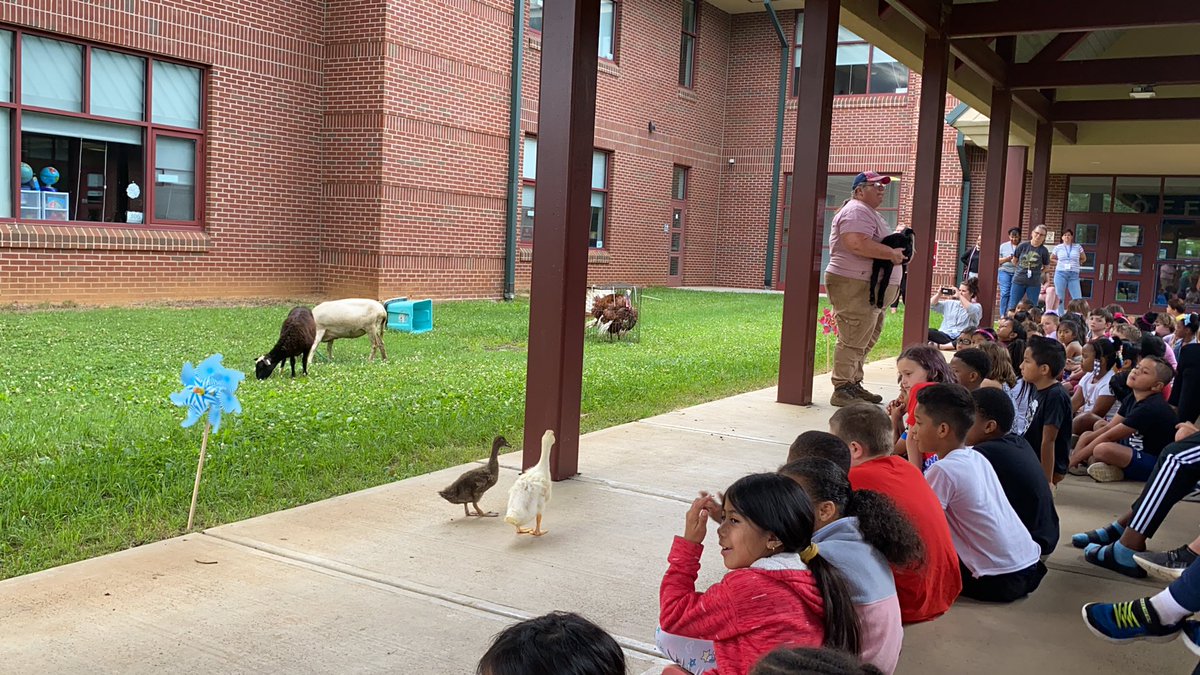 Christenberry Elementary tweet media