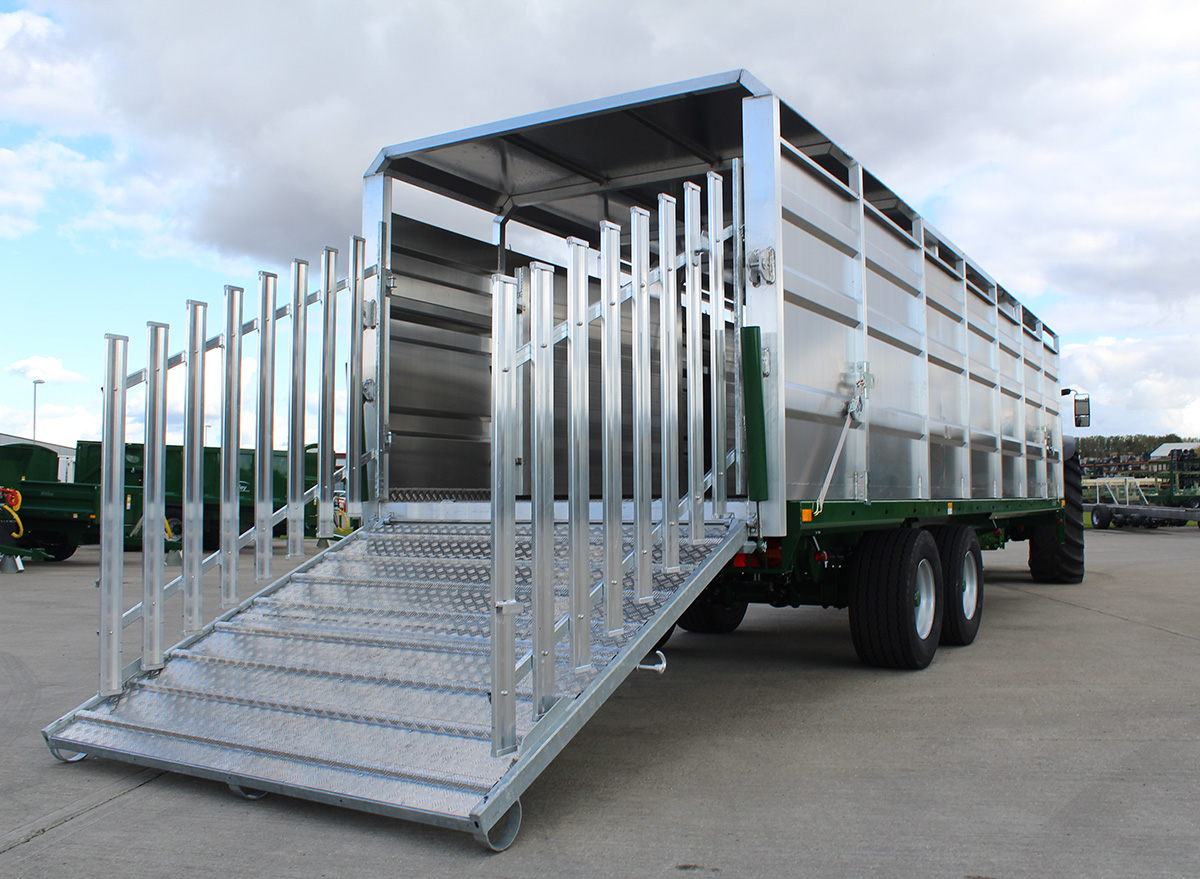 BaileyTrailer's tweet photo. Transporting livestock? Our Aluminum Stock Boxes fit all models throughout our Bale Trailer and Flat Deck ranges. Read more at https://t.co/HTyEXWpxa8
#BaileyTrailers #StockBoxes #LivestockTransport #LivestockTrailers https://t.co/T495iq3613