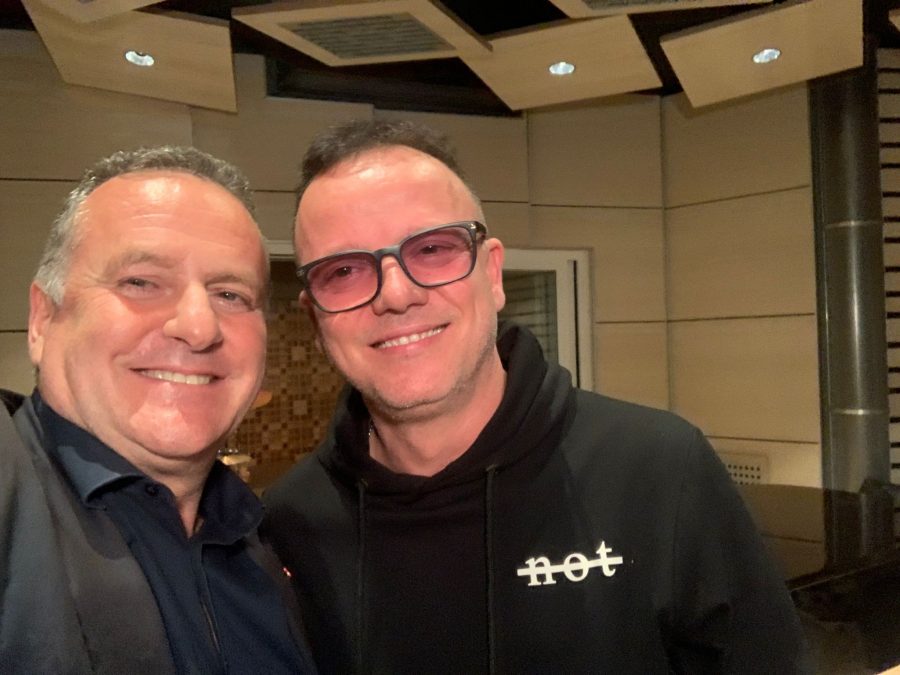 Spettacolo News (@spettacolonews1) on Twitter photo Gigi D'Alessio domani protagonista della seconda puntata di "Felicità" - spettacolonews.com/?p=40527 #Felicita #GigiDAlessio #Rai2 #PascalVicedomini #11giugno <a href="/_GigiDAlessio_/">Gigi D'Alessio</a> <a href="/pascalvicedomin/">pascal vicedomini</a> <a href="/RaiDue/">Rai2</a> Gigi D'Alessio domani protagonista della seconda puntata di "Felicità" - spettacolonews.com/?p=40527 #Felicita #GigiDAlessio #Rai2 #PascalVicedomini #11giugno <a href="/_GigiDAlessio_/">Gigi D'Alessio</a> <a href="/pascalvicedomin/">pascal vicedomini</a> <a href="/RaiDue/">Rai2</a>