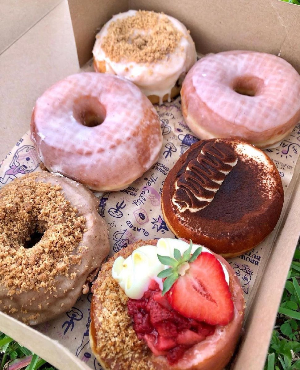TheSaltyDonut's tweet photo. ITโS FRIDAY! โ๏ธ๐ฅณ The weekend is almost officially here which means it's time to treat yourself to a BIG BOX OF DONUTS! ๐ฉ๐ Tell us your top flavors youโre going for! See ya soon!! ๐ #thesaltydonut #customerrepost ๐ธ: @KlerigiRealty https://t.co/MAfeh89YHa