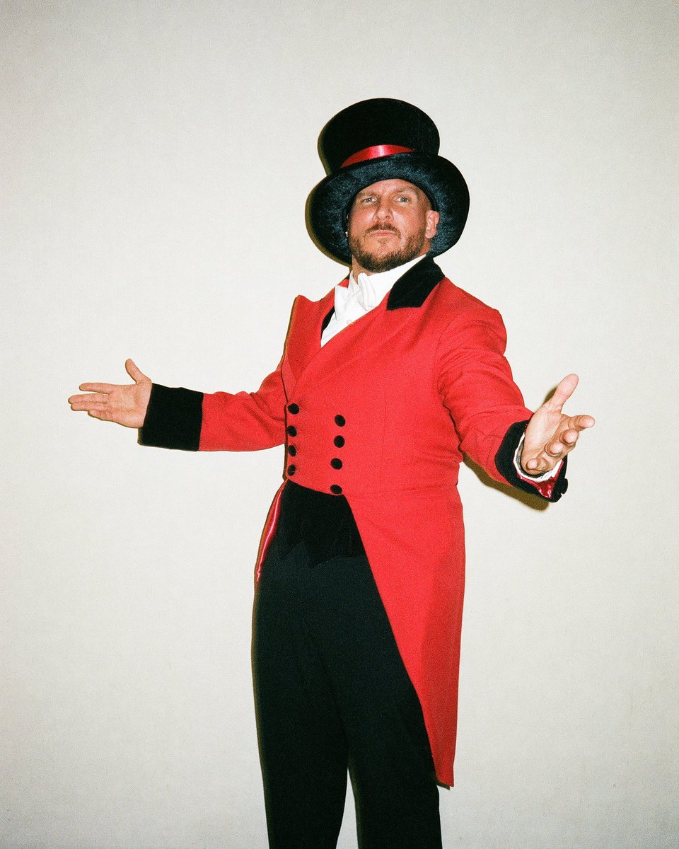 KyleDavisATL's tweet photo. 35mm Ringmaster ridiculousness from @nwa #whenourshadowsfall courtesy of @hee_bawn https://t.co/i01perDIft