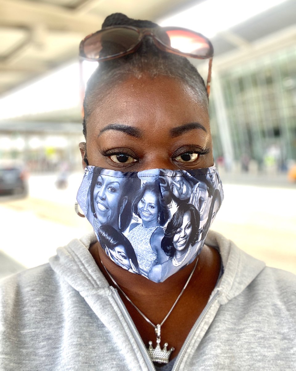 SybrinaFulton's tweet photo. It’s the mask 😷 for me!! Reppin #FormerFLOTUS #ForeverFLOTUS #MichelleObama 🥰🥰🥰🥰🥰 https://t.co/CVnJDz0xs9