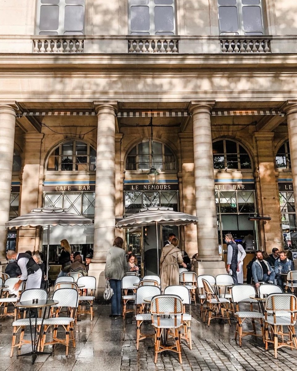 hipparisblog's tweet photo. The terraces are back in full swing. Check out our favorite spots for hanging outside in Paris this summer. What's yours? Link in bio.
📸: @cestmaikka
#lenemours #Pariscafes #paristerrace #hipparis #cestmaikka #myparis #parislove https://t.co/vWT5ozbRUH