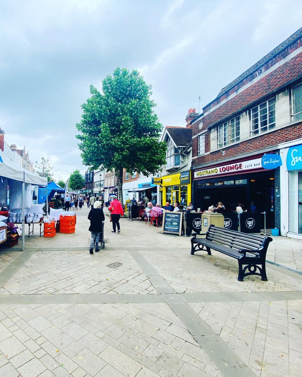 NostranoLounge's tweet photo. The High Street is bustling with the market today - pop in for a coffee break after your shopping 
.
.
.
.
.
#stainesmarket #stainesuponthames #spelthorne #nostranolounge #lovelounging https://t.co/pCYsoHbbdz